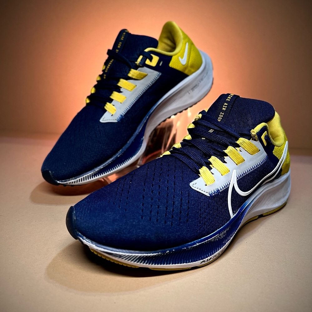 Nike Air Zoom Pegasus 38 Michigan Wolverines DJ0838-400 Men's Shoes Size 5.5NCAA